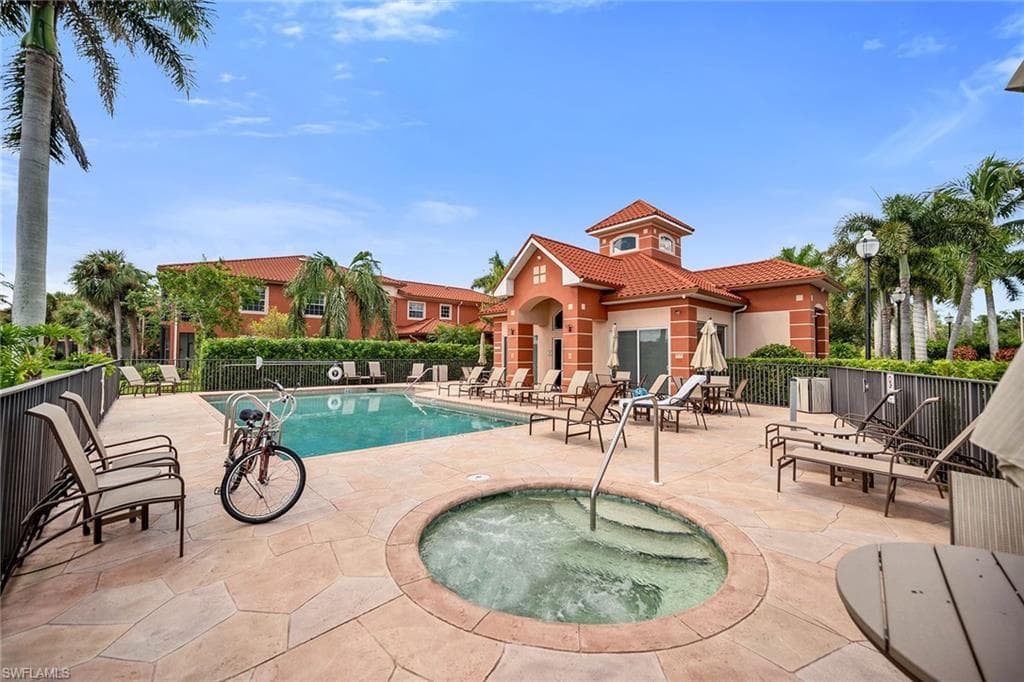 6433 Legacy Cir 1301, Naples, FL 34113-45