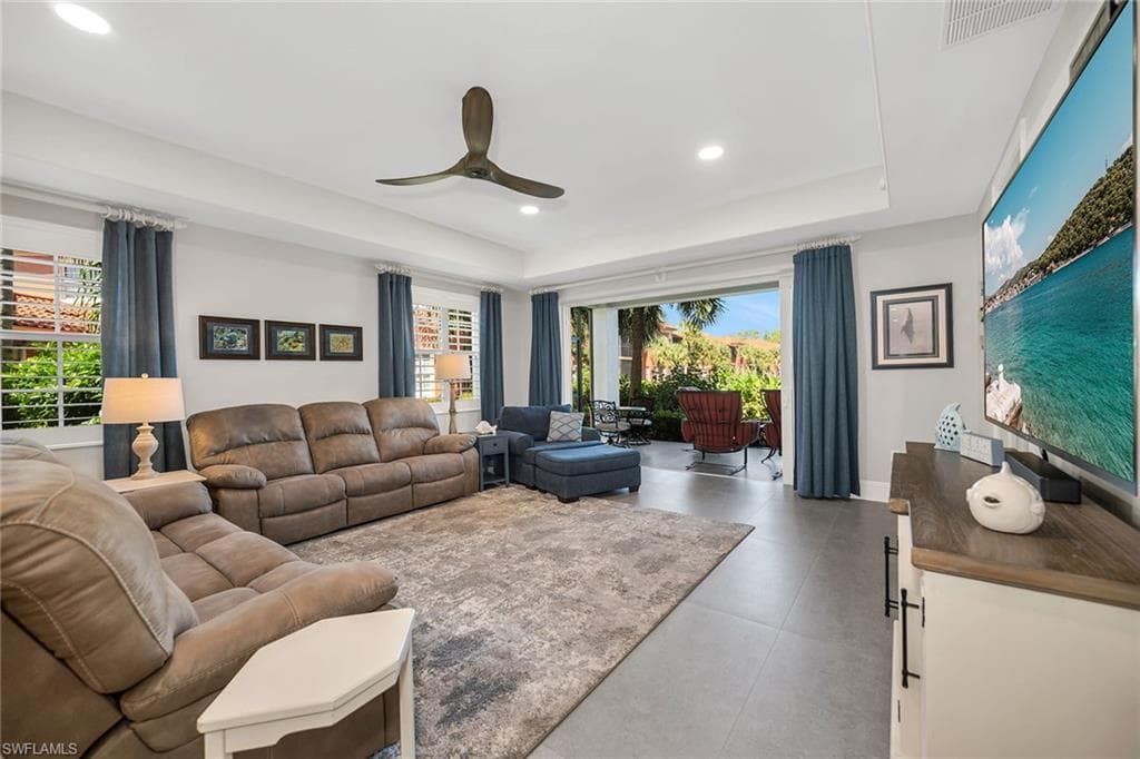 6433 Legacy Cir 1301, Naples, FL 34113-5