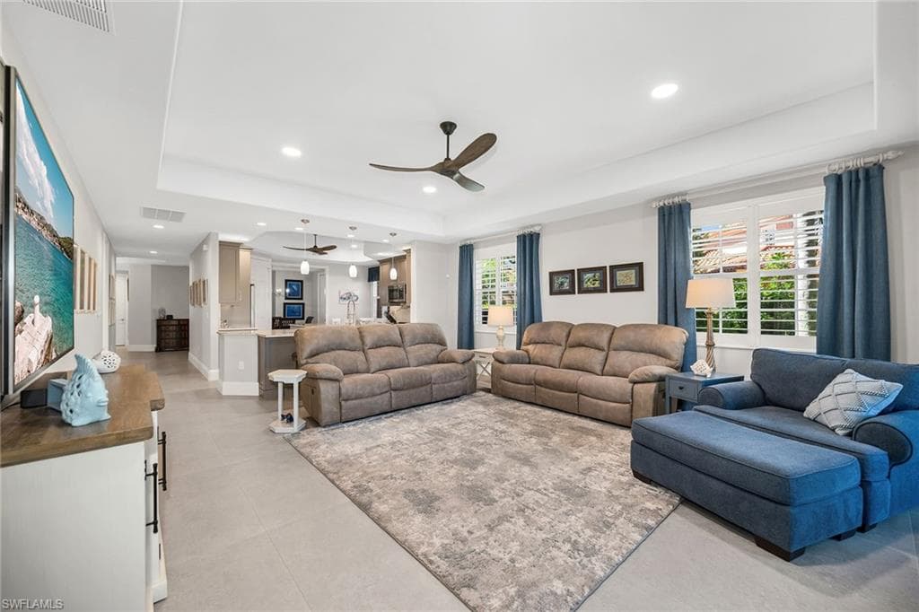 6433 Legacy Cir 1301, Naples, FL 34113-6