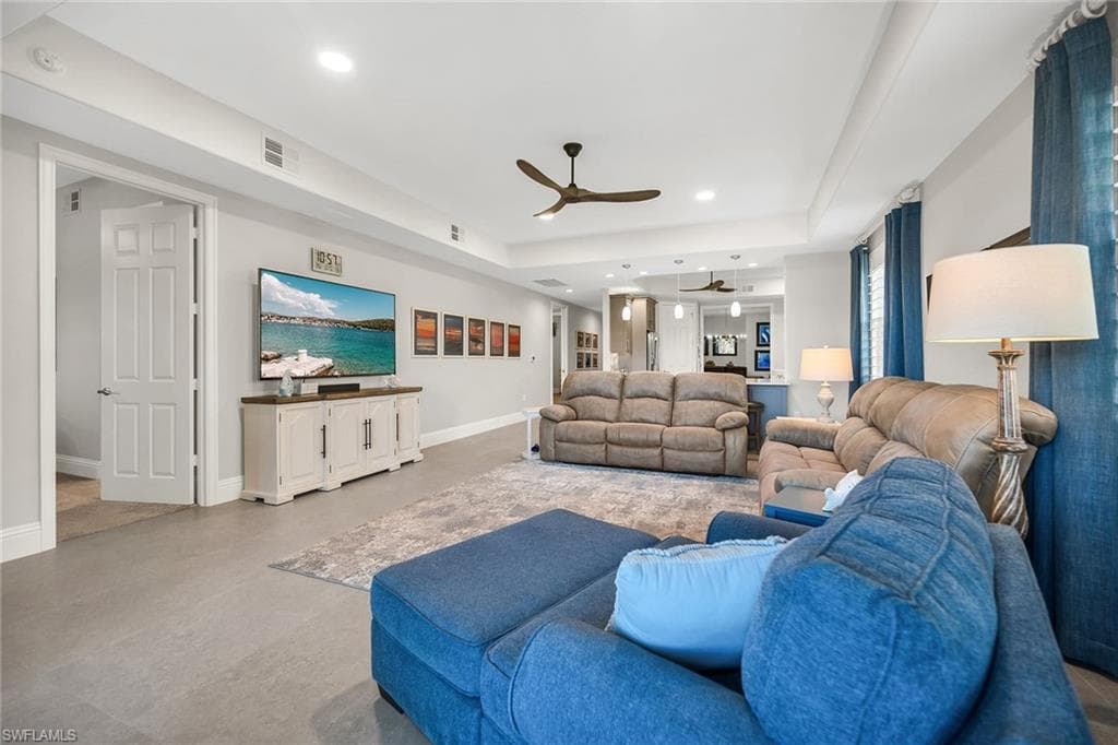 6433 Legacy Cir 1301, Naples, FL 34113-7