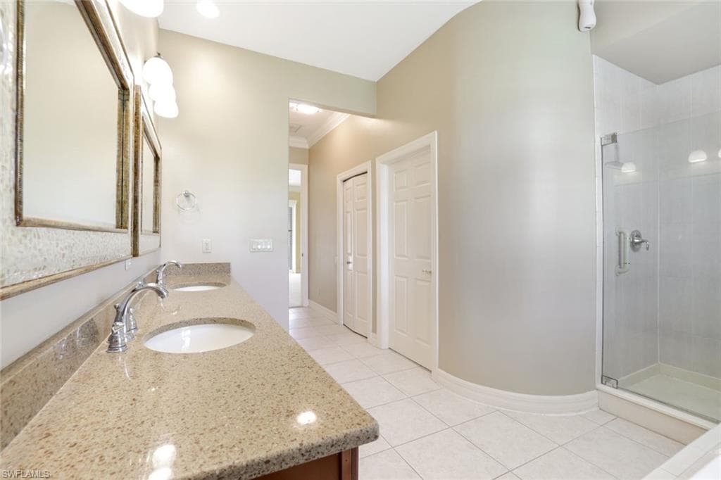 2032 Castle Garden Ln, Naples, FL 34110-15