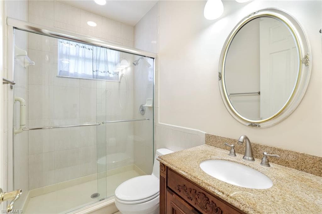 2032 Castle Garden Ln, Naples, FL 34110-21