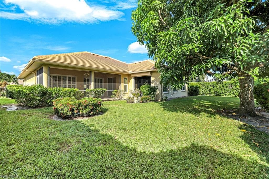 2032 Castle Garden Ln, Naples, FL 34110-25