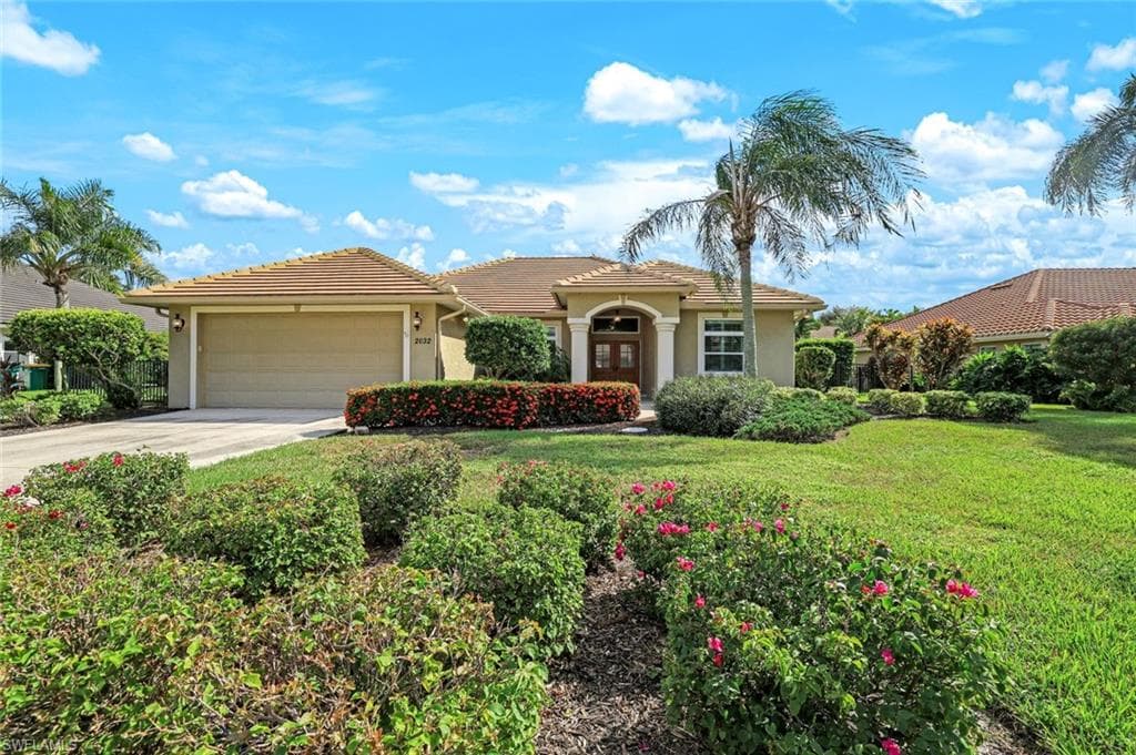 2032 Castle Garden Ln, Naples, FL 34110-1