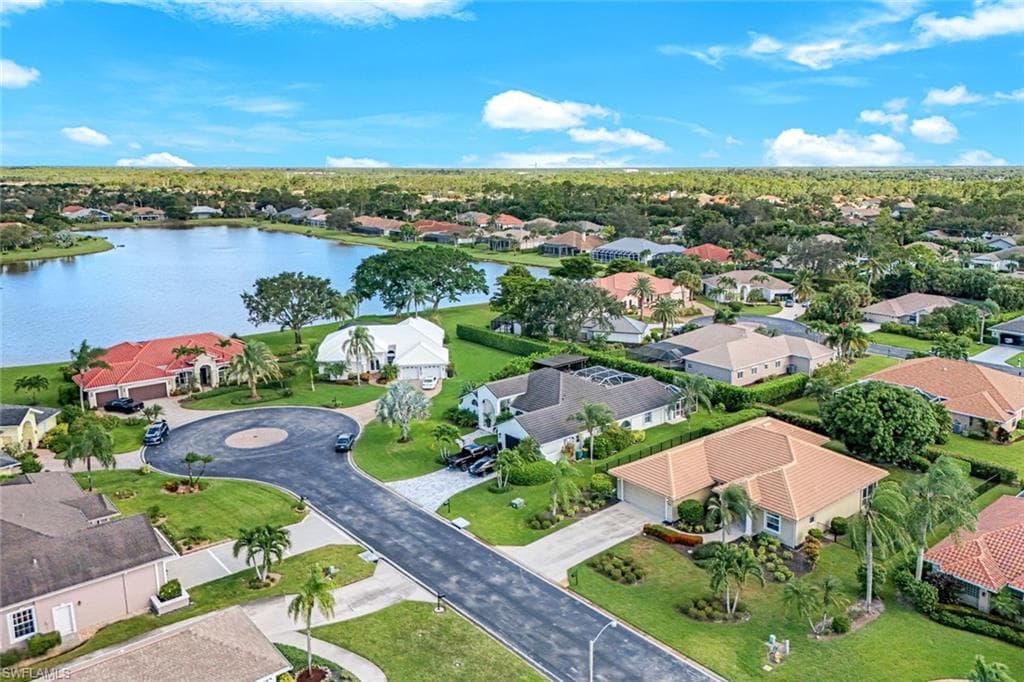 2032 Castle Garden Ln, Naples, FL 34110-34