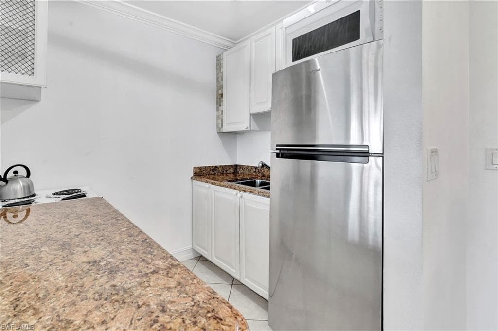 421 12th Ave S A4, Naples, FL 34102-8