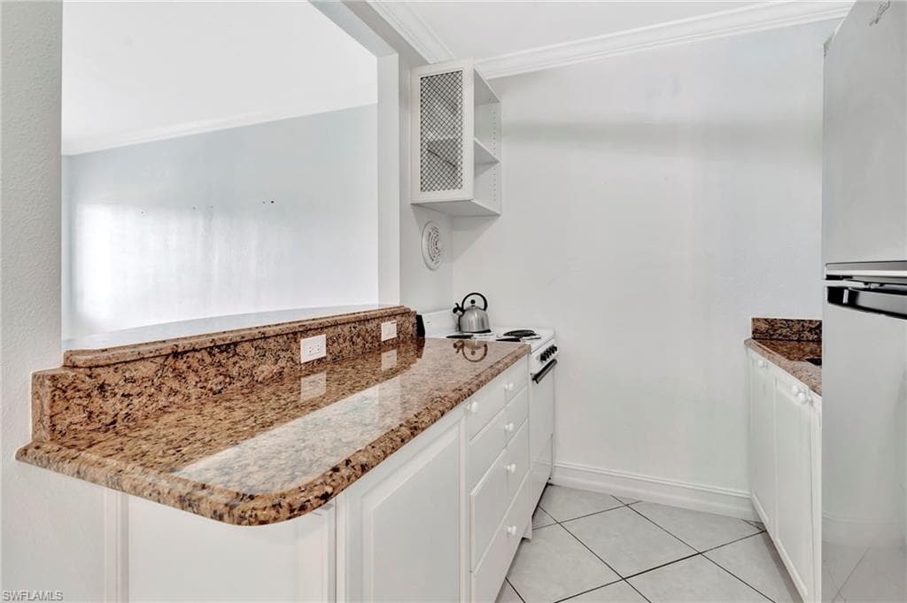 421 12th Ave S A4, Naples, FL 34102-7