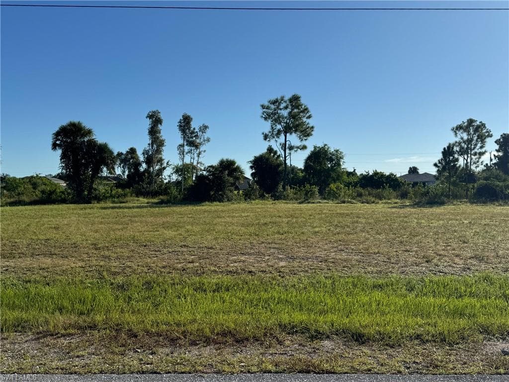 3745 14th Pl, Cape Coral, FL 33909-1