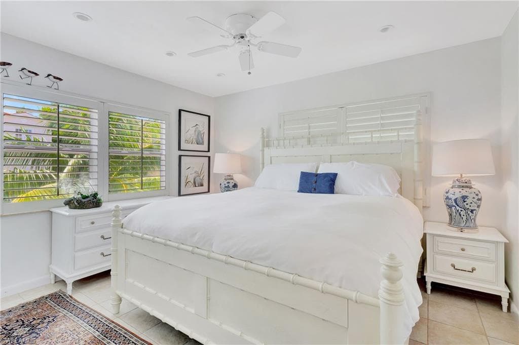 285 8th Ave S 285, Naples, FL 34102-4