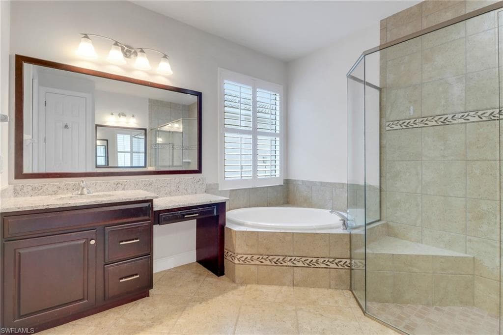 7787 Martino Cir, Naples, FL 34112-22