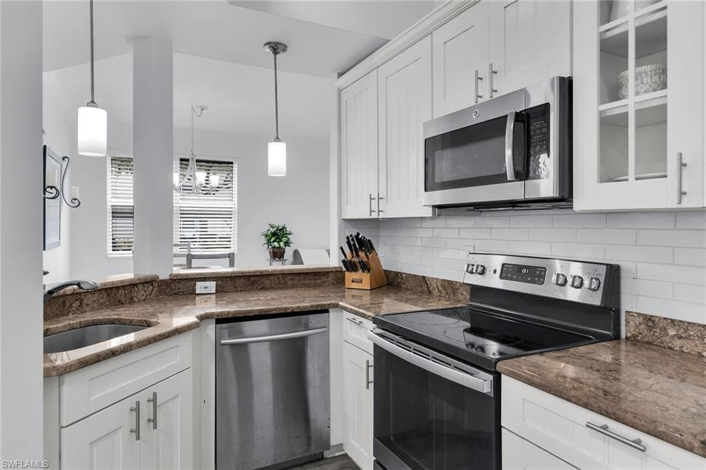 1000 Mainsail Dr S 112, Naples, FL 34114-6