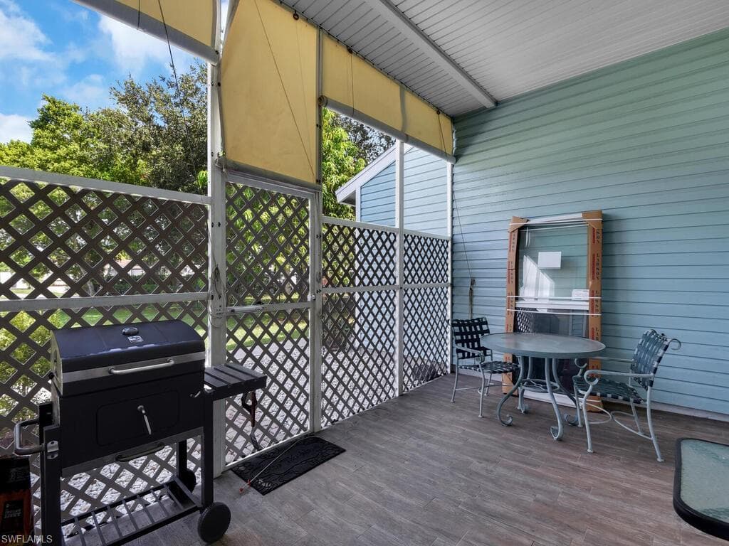 2160 43rd Ter SW 49, Naples, FL 34116-17