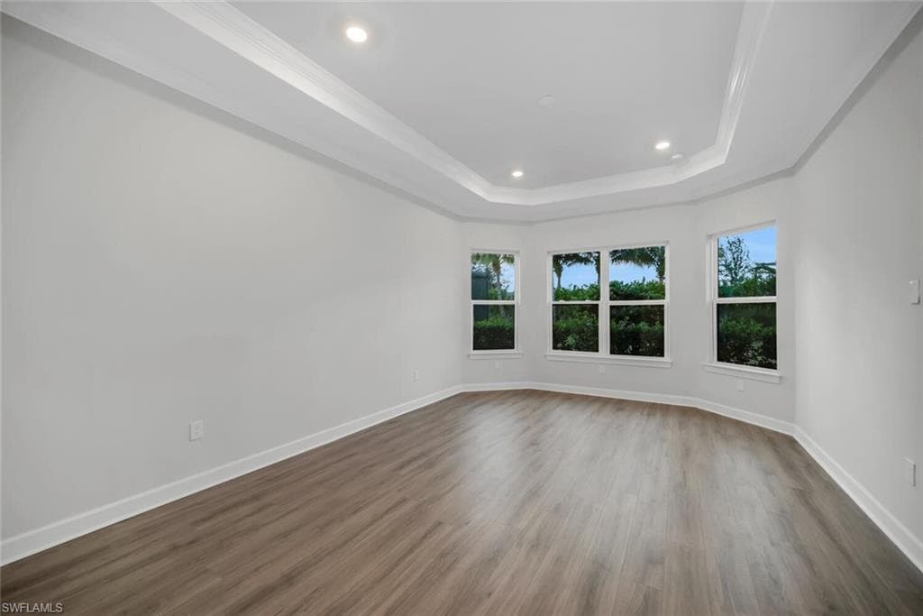 15107 Pescara St, Naples, FL 34114-9