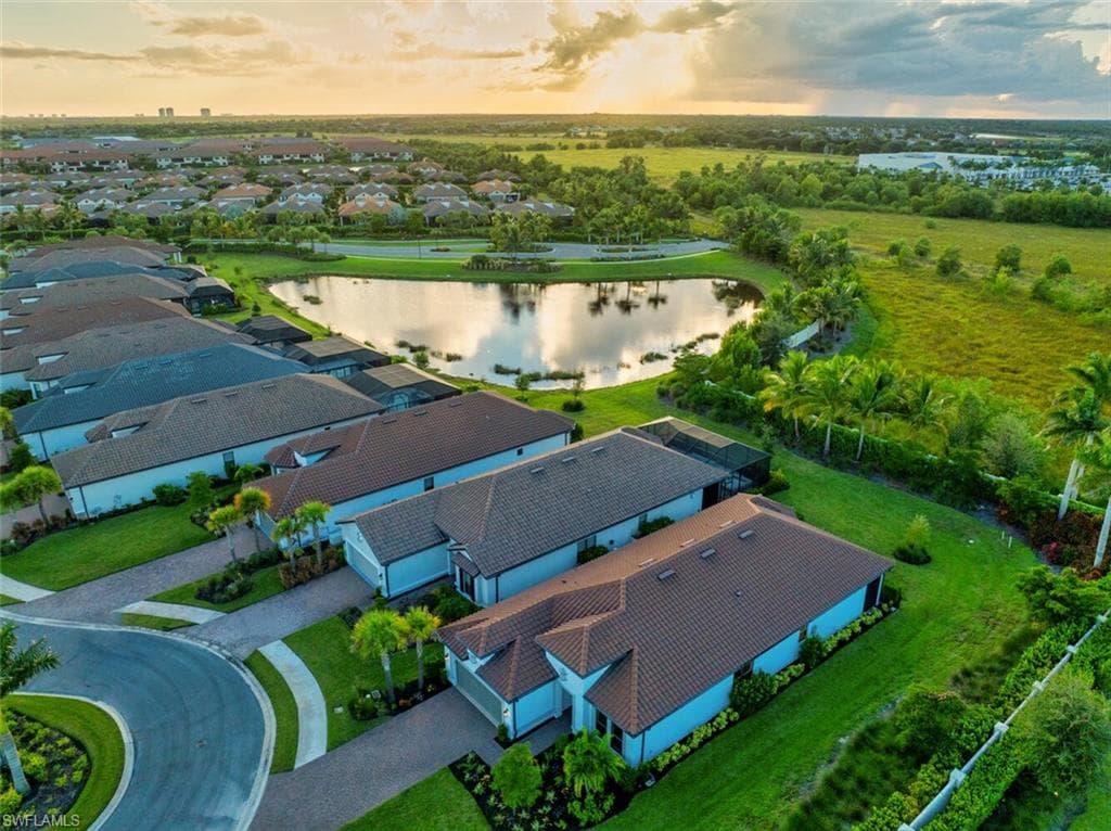 15107 Pescara St, Naples, FL 34114-1