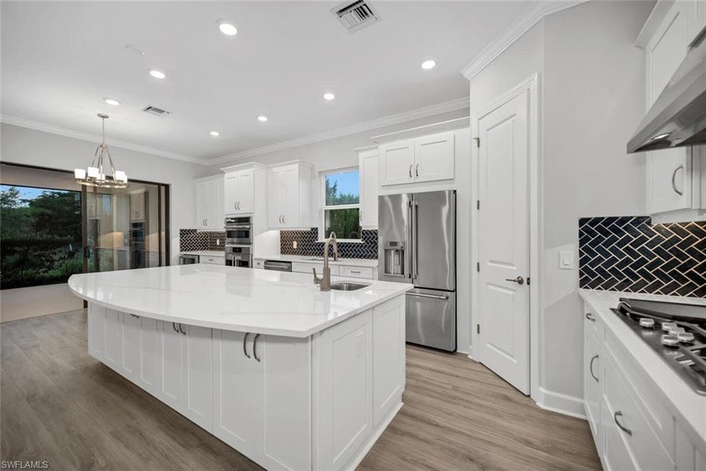 15107 Pescara St, Naples, FL 34114-4