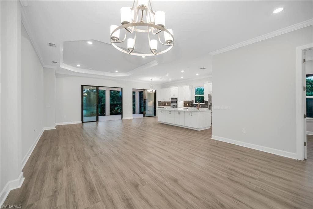 15107 Pescara St, Naples, FL 34114-7