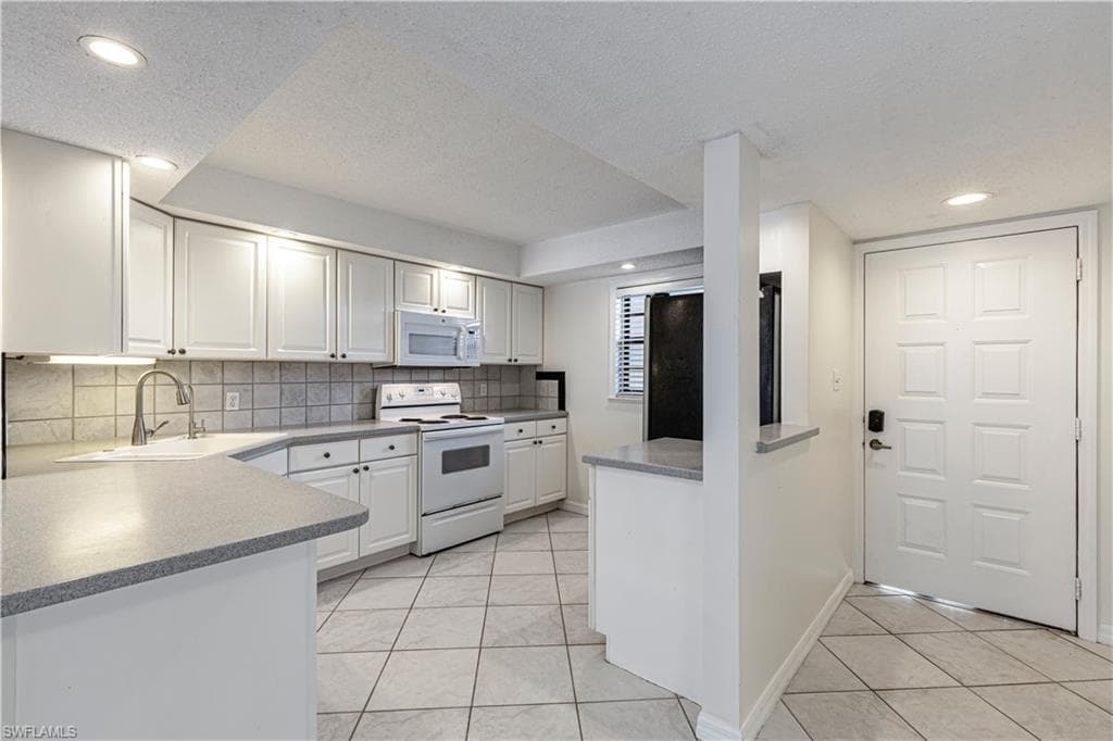 9395 Pennsylvania Ave 24, Bonita Springs, FL 34135-9