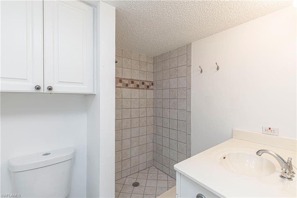 9395 Pennsylvania Ave 24, Bonita Springs, FL 34135-21