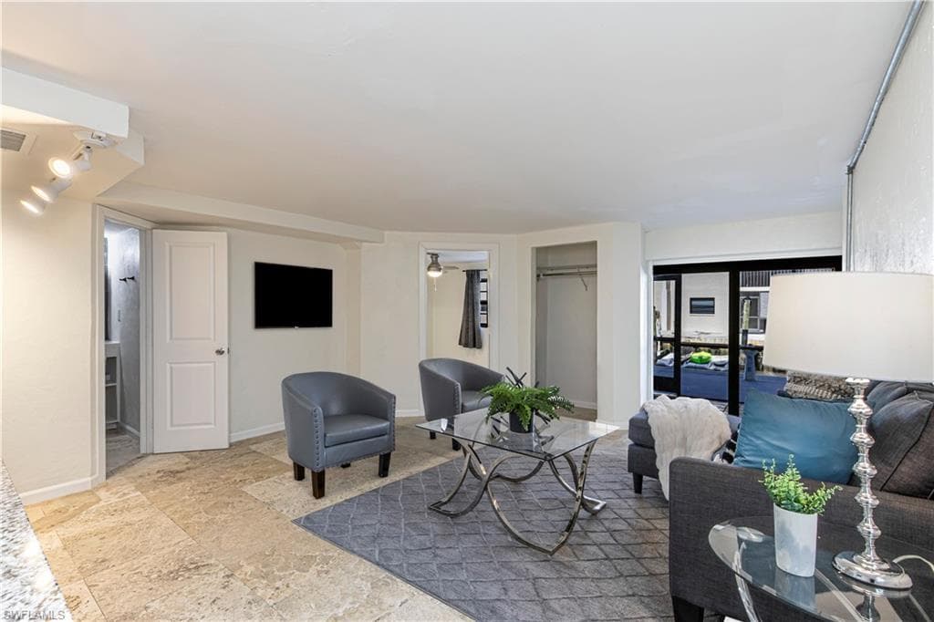 9395 Pennsylvania Ave 24, Bonita Springs, FL 34135-25