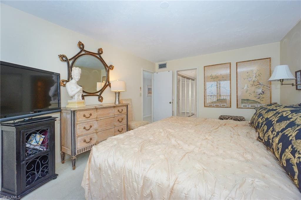 9653 Gulf Shore Dr 303, Naples, FL 34108-21