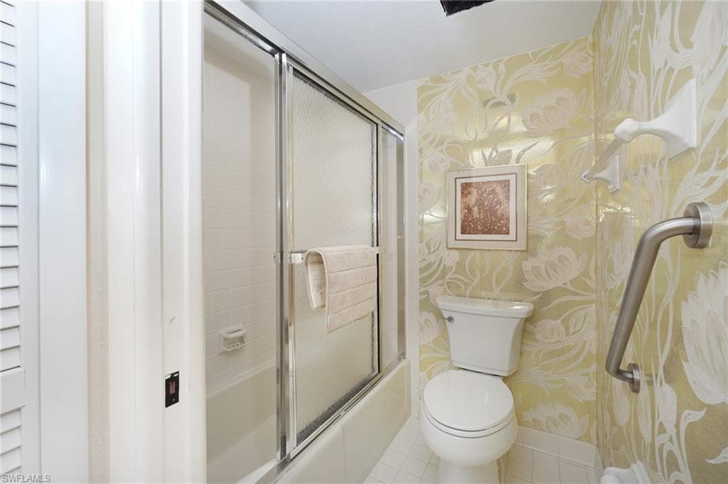 9653 Gulf Shore Dr 303, Naples, FL 34108-23