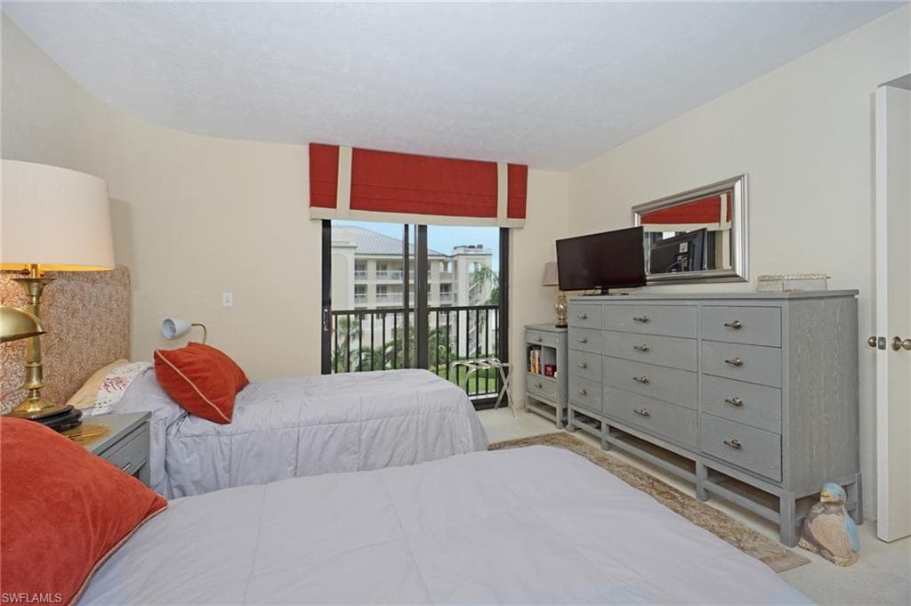 9653 Gulf Shore Dr 303, Naples, FL 34108-24