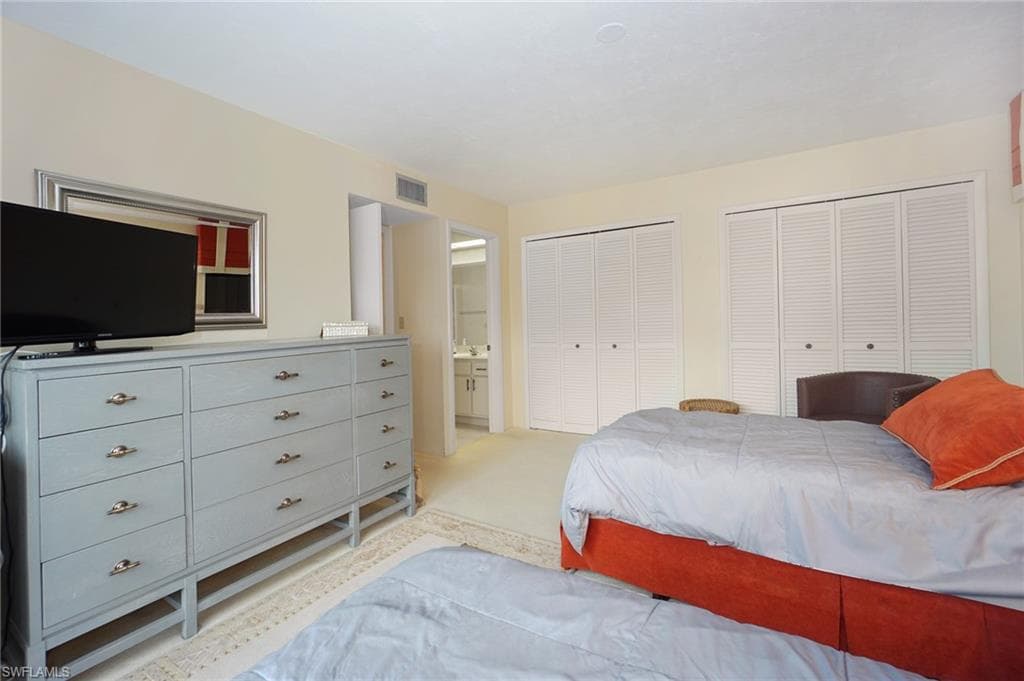 9653 Gulf Shore Dr 303, Naples, FL 34108-25