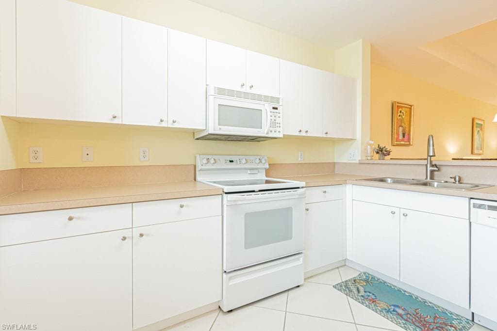 7811 Regal Heron Cir 302, Naples, FL 34104-9