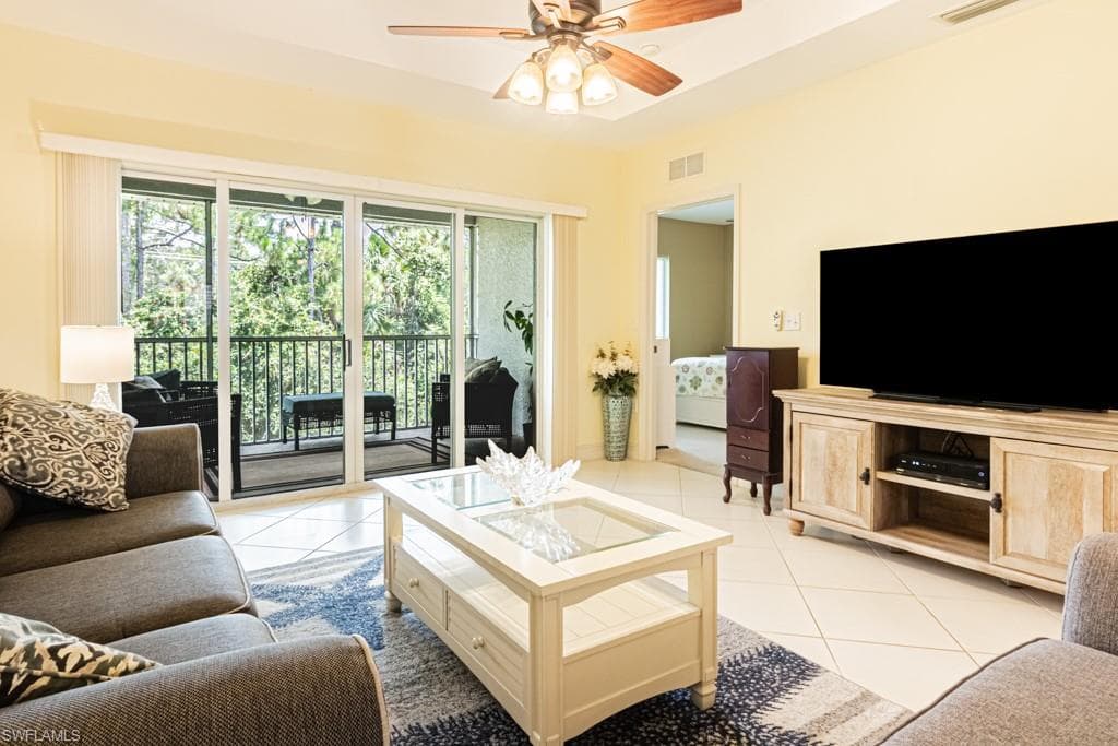 7811 Regal Heron Cir 302, Naples, FL 34104-14
