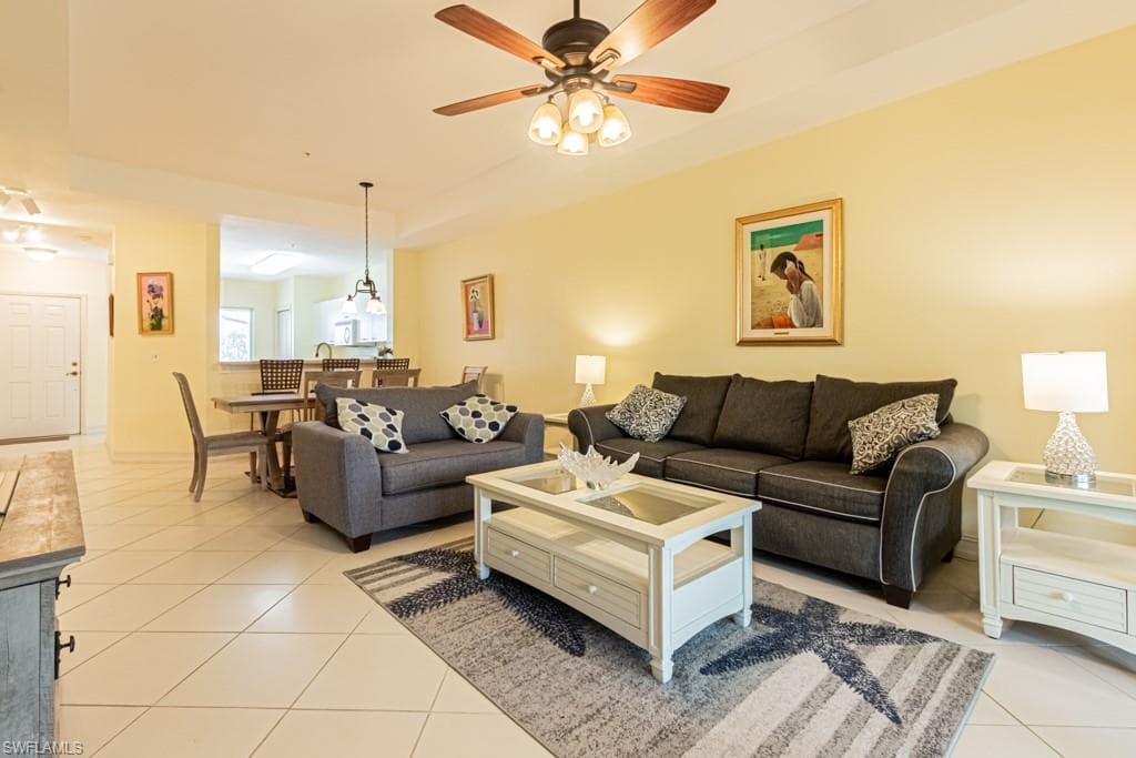 7811 Regal Heron Cir 302, Naples, FL 34104-16