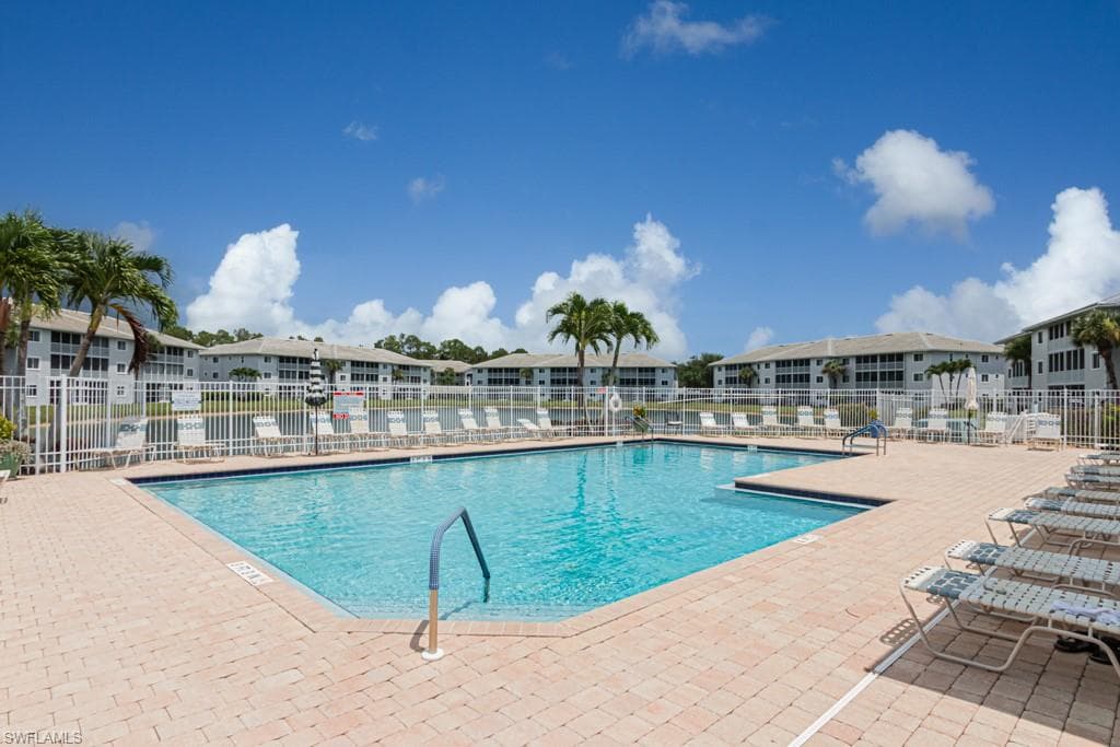 7811 Regal Heron Cir 302, Naples, FL 34104-39