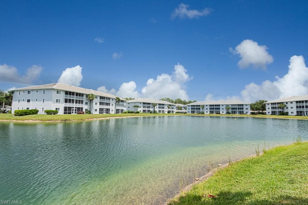 7811 Regal Heron Cir 302, Naples, FL 34104-46