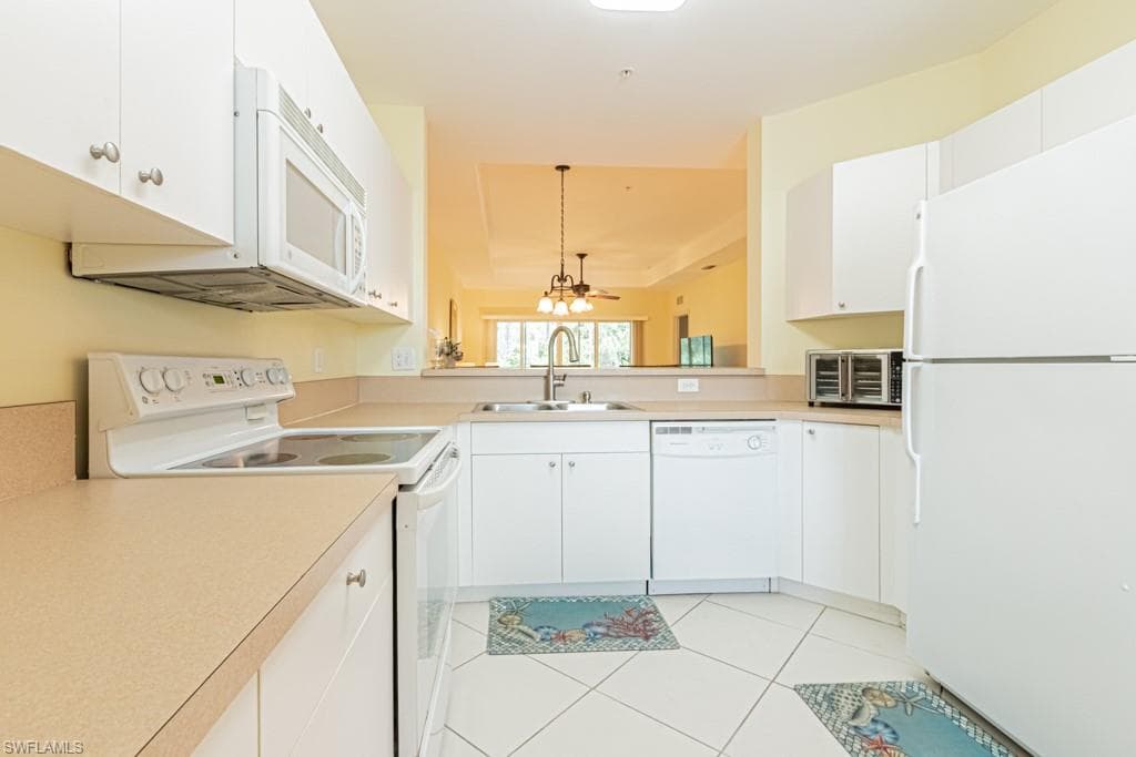 7811 Regal Heron Cir 302, Naples, FL 34104-7