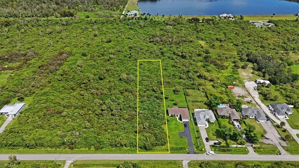 745 41st Ave NW, Naples, FL 34120-11