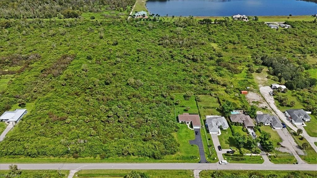 745 41st Ave NW, Naples, FL 34120-12