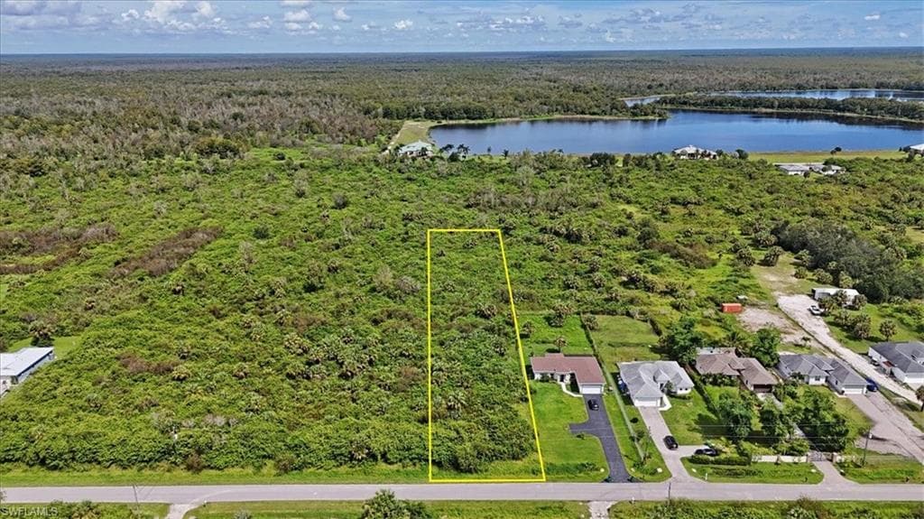 745 41st Ave NW, Naples, FL 34120-13