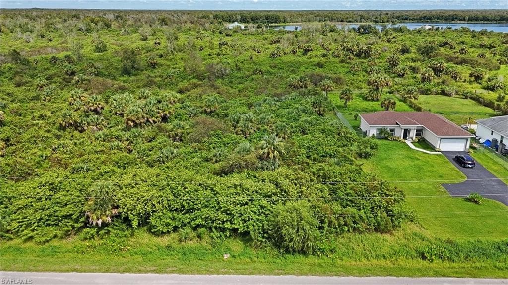 745 41st Ave NW, Naples, FL 34120-21