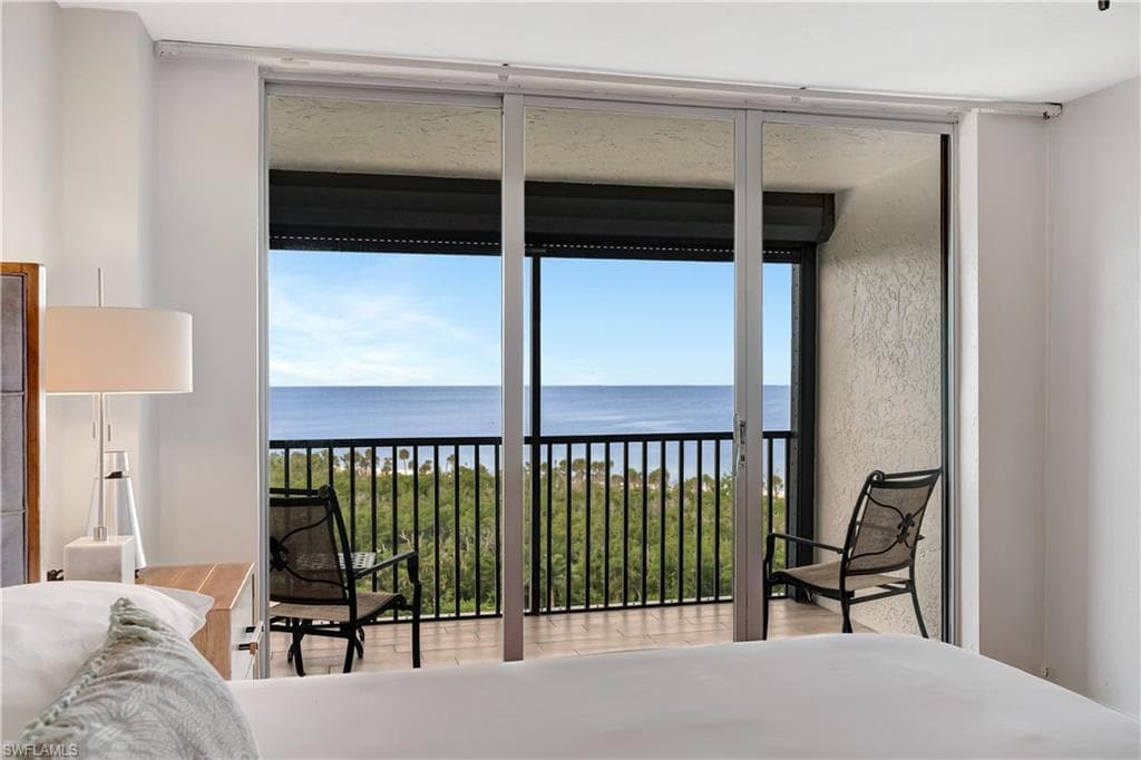 11 Bluebill Ave 1101, Naples, FL 34108-9