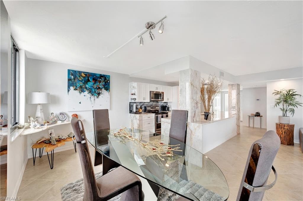 11 Bluebill Ave 1101, Naples, FL 34108-16