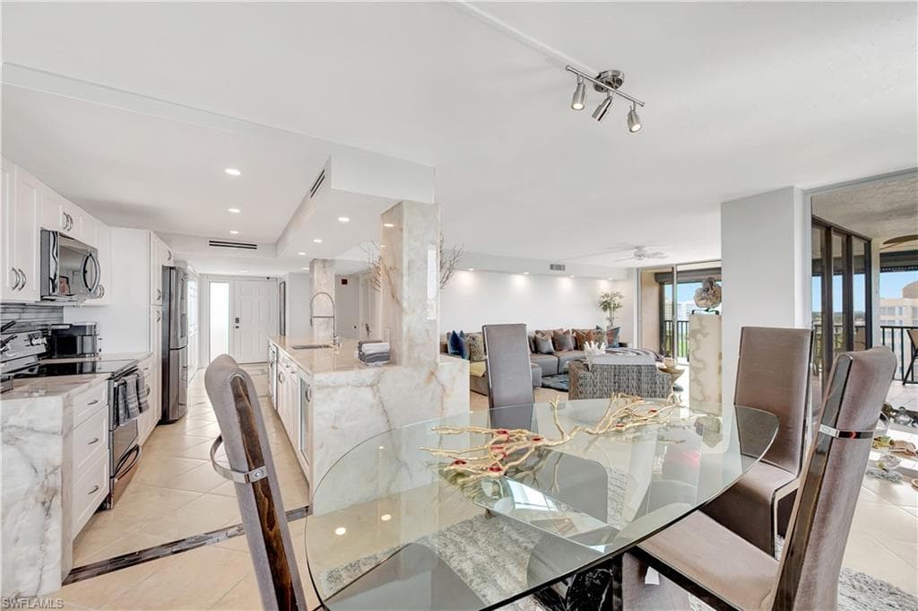11 Bluebill Ave 1101, Naples, FL 34108-17
