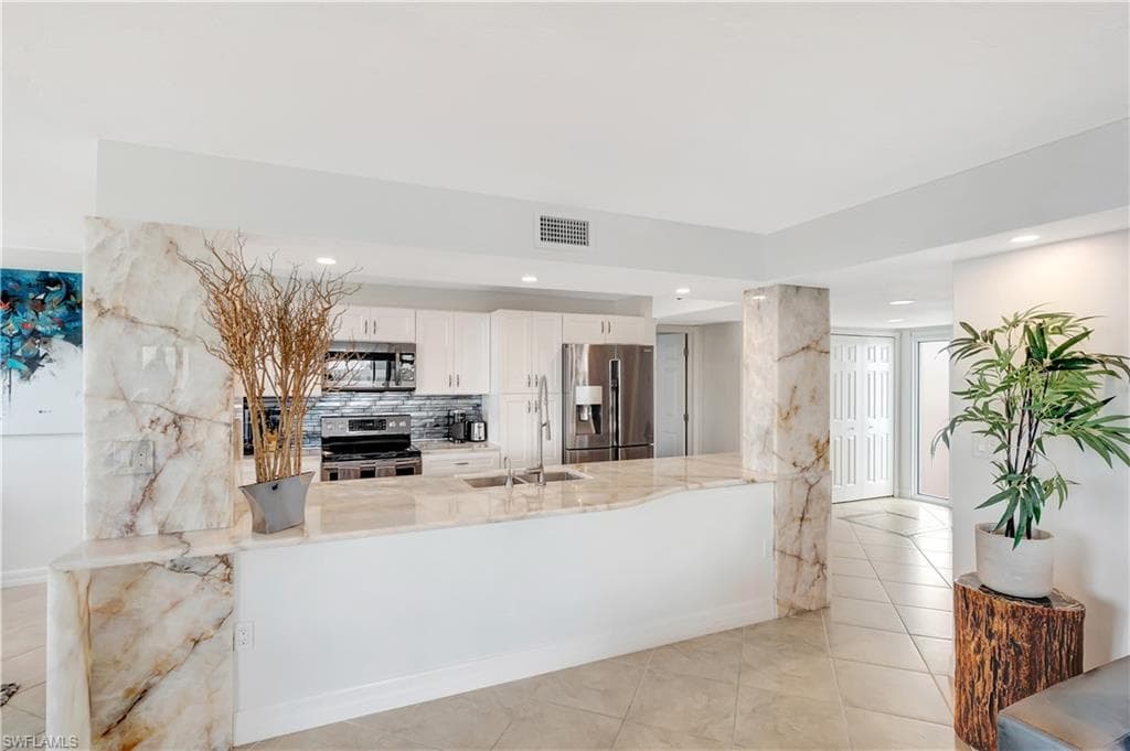 11 Bluebill Ave 1101, Naples, FL 34108-21