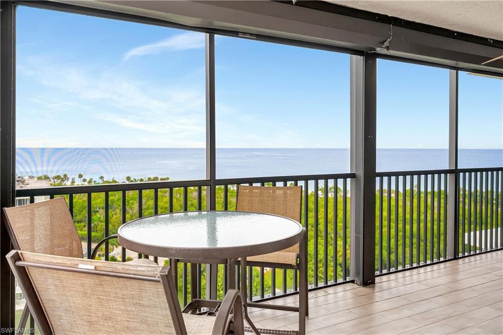 11 Bluebill Ave 1101, Naples, FL 34108-5