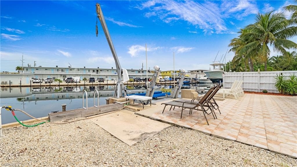 132 Gardenia St, Tavernier, FL 33070-3