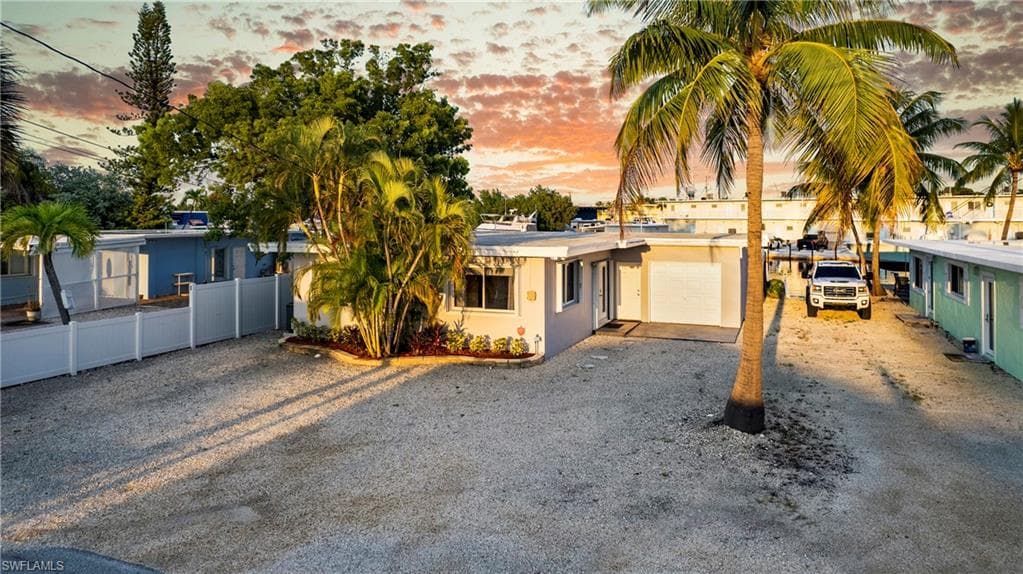 132 Gardenia St, Tavernier, FL 33070-5