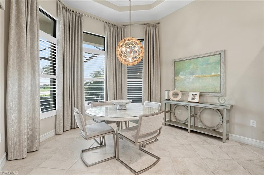 6376 Costa Cir, Naples, FL 34113-14