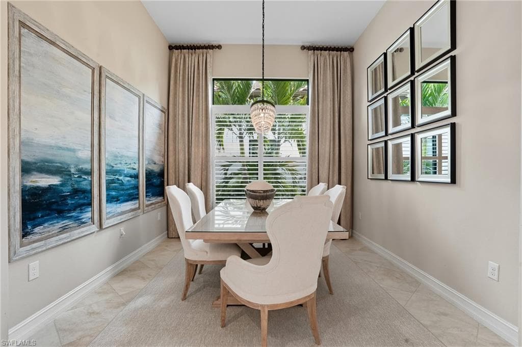 6376 Costa Cir, Naples, FL 34113-15
