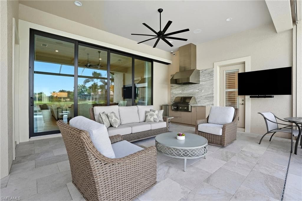 6376 Costa Cir, Naples, FL 34113-33