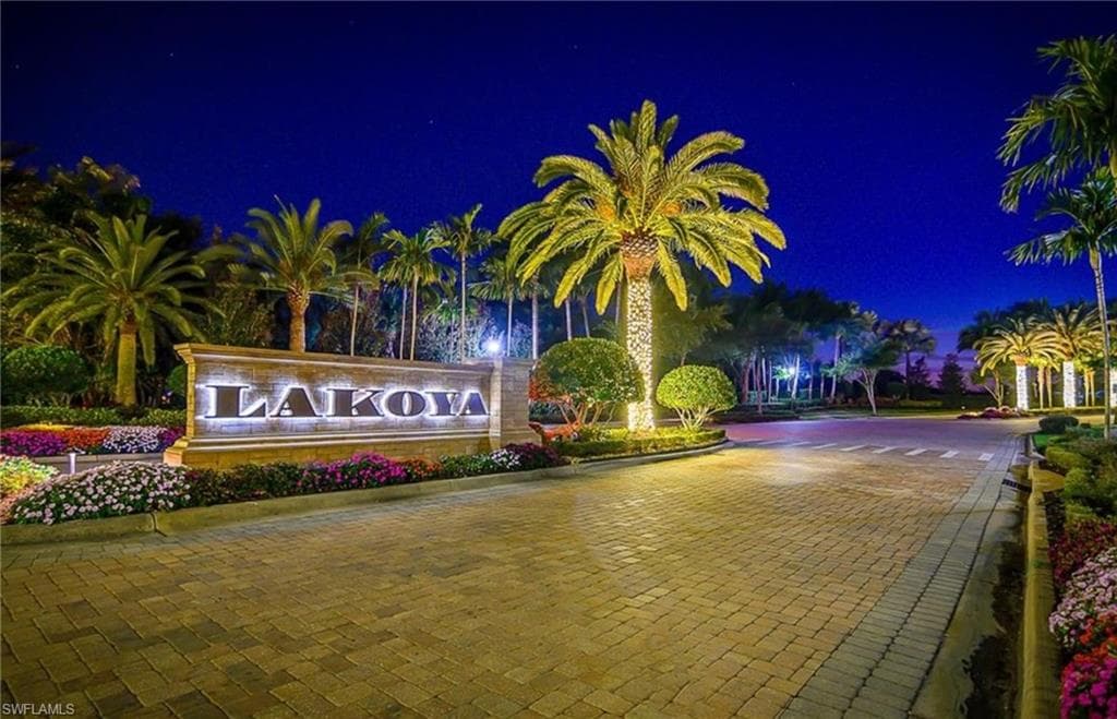 6376 Costa Cir, Naples, FL 34113-48