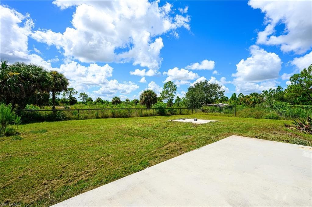 4660 43rd Ave NE, Naples, FL 34120-19