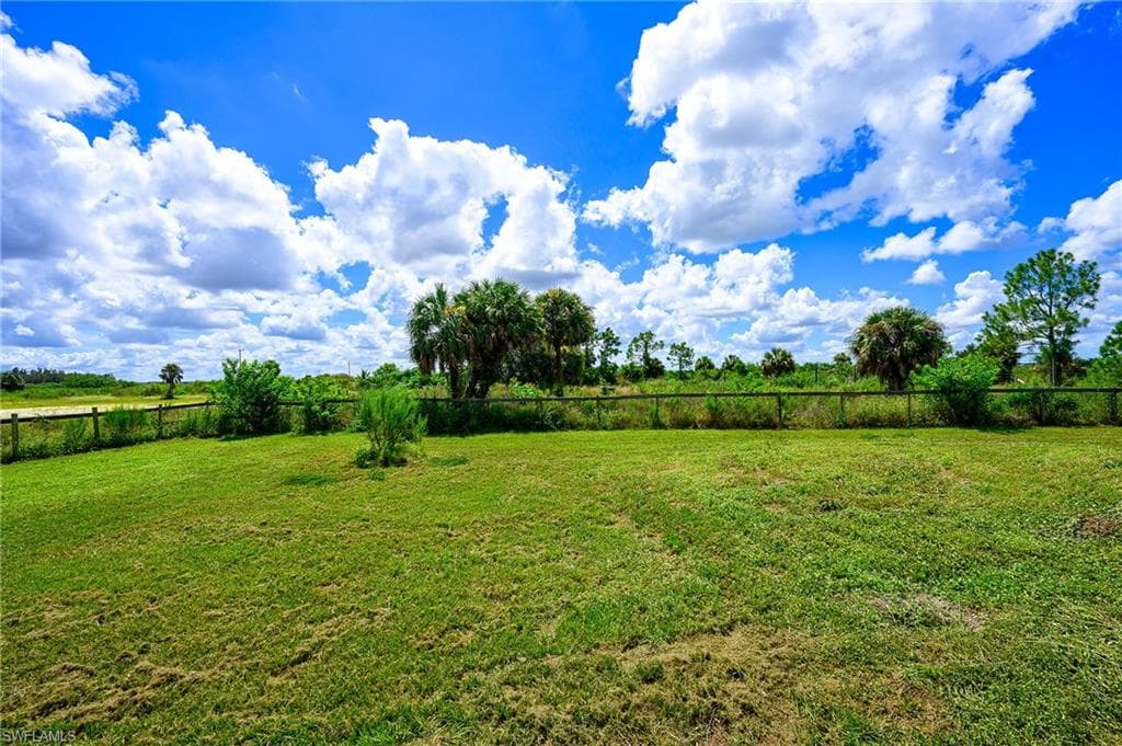 4660 43rd Ave NE, Naples, FL 34120-20